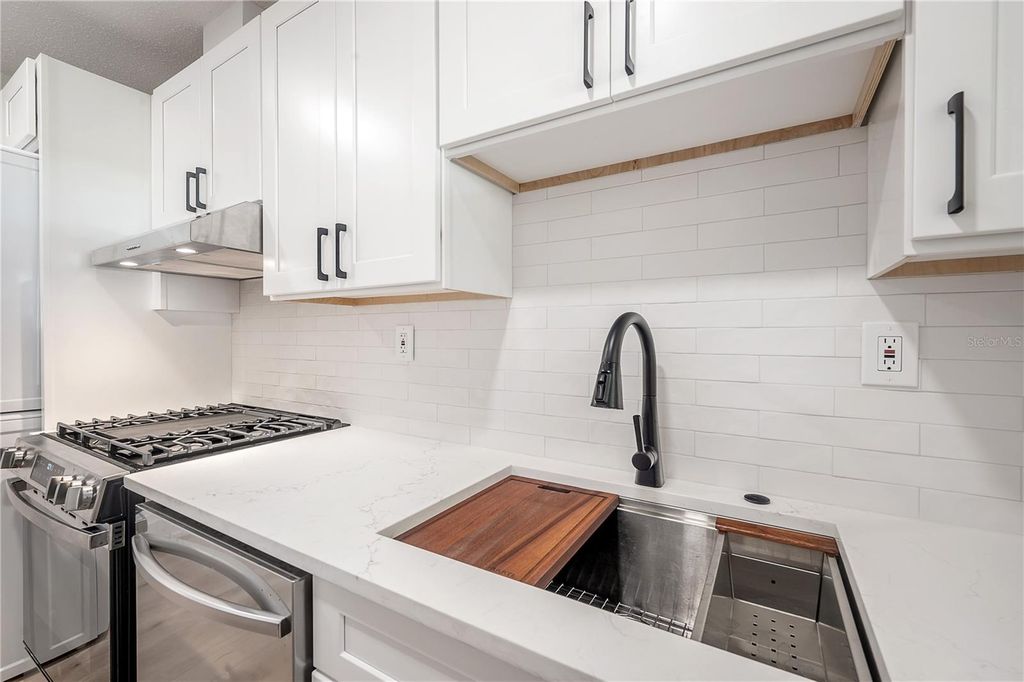 Image 57 of property listing at 319 W CURTIS STREET, Tampa, FL 33603