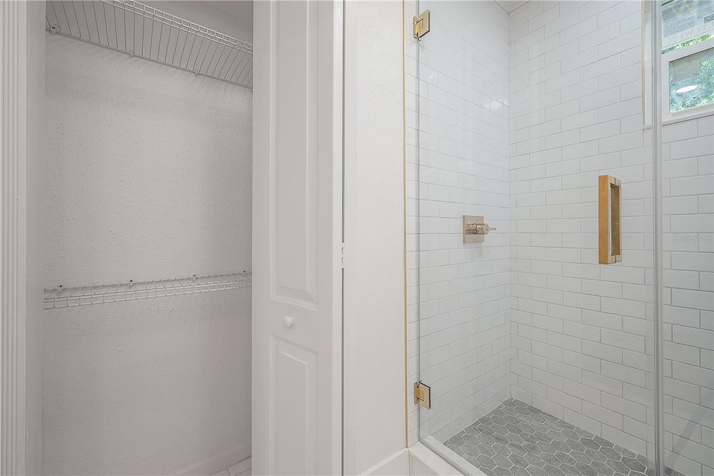 Image 62 of property listing at 319 W CURTIS STREET, Tampa, FL 33603