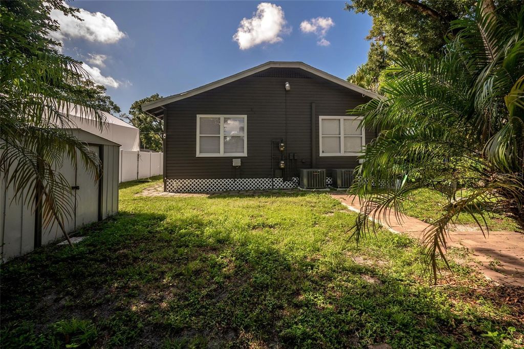 Image 72 of property listing at 319 W CURTIS STREET, Tampa, FL 33603