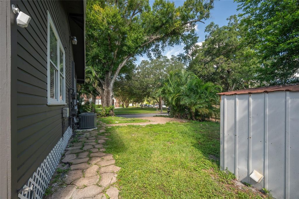 Image 73 of property listing at 319 W CURTIS STREET, Tampa, FL 33603