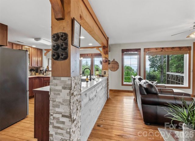 250 Creekside Way C102, Burnsville, NC 28714