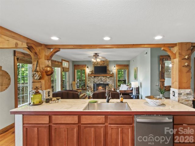250 Creekside Way C102, Burnsville, NC 28714