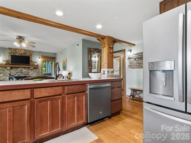 250 Creekside Way C102, Burnsville, NC 28714