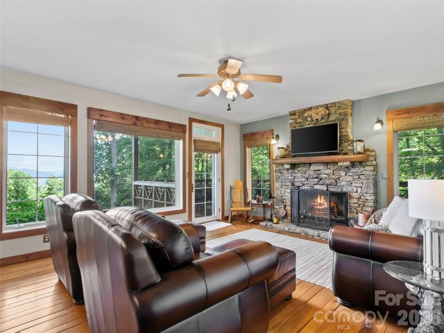 250 Creekside Way C102, Burnsville, NC 28714