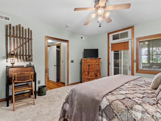 250 Creekside Way C102, Burnsville, NC 28714