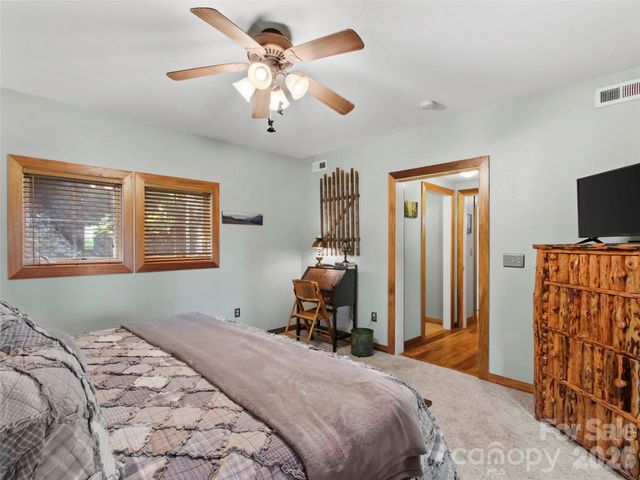 250 Creekside Way C102, Burnsville, NC 28714