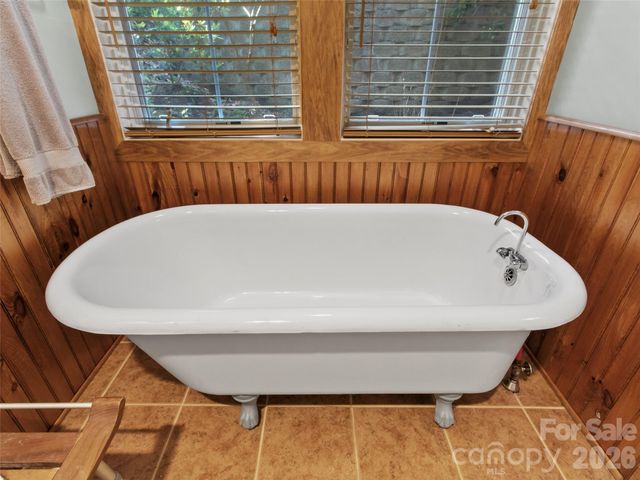 250 Creekside Way C102, Burnsville, NC 28714