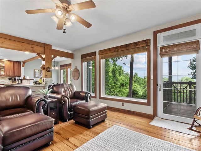 250 Creekside Way C102, Burnsville, NC 28714