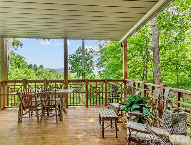 250 Creekside Way C102, Burnsville, NC 28714