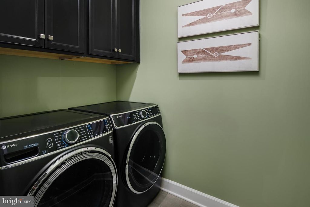 Image 11 of property listing at 5406 PONDVIEW LN, Ellicott City, MD 21043