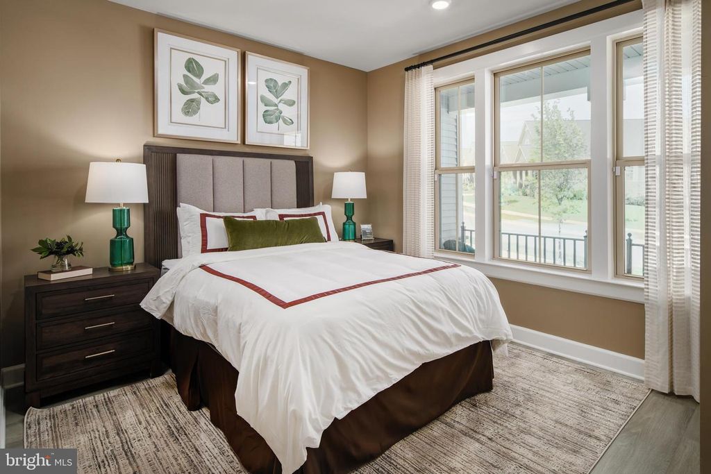 Image 12 of property listing at 5406 PONDVIEW LN, Ellicott City, MD 21043