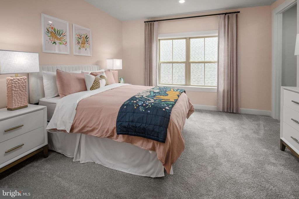 Image 13 of property listing at 5406 PONDVIEW LN, Ellicott City, MD 21043