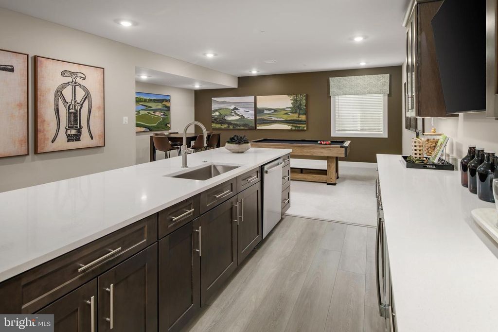 Image 16 of property listing at 5406 PONDVIEW LN, Ellicott City, MD 21043