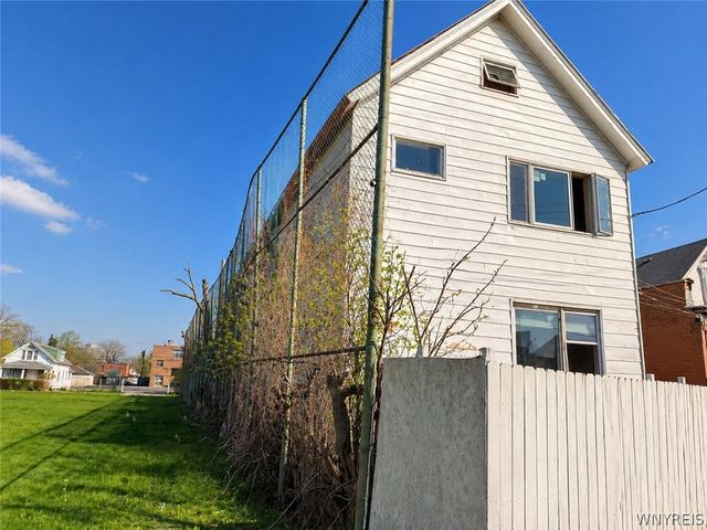 13 Peterson Street, Buffalo, NY 14211
