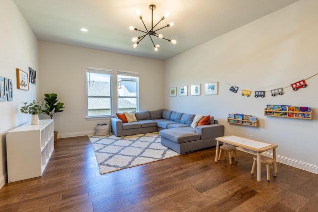 812 Palamos DR, Leander, TX 78641