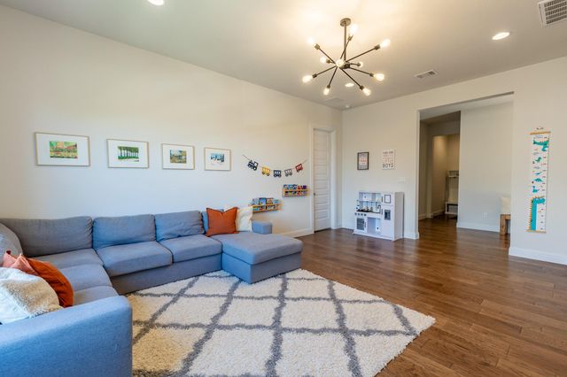 812 Palamos DR, Leander, TX 78641