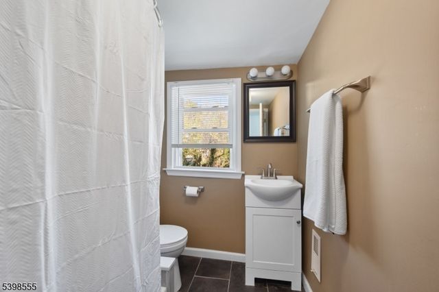 71 Central Ave, Somerville Boro, NJ 08876