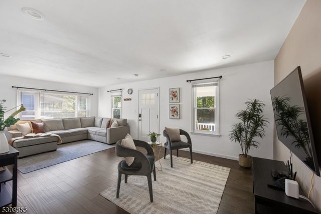 71 Central Ave, Somerville Boro, NJ 08876