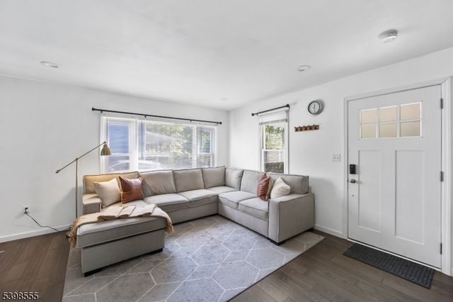 71 Central Ave, Somerville Boro, NJ 08876