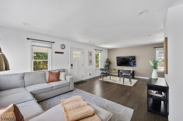 71 Central Ave, Somerville Boro, NJ 08876