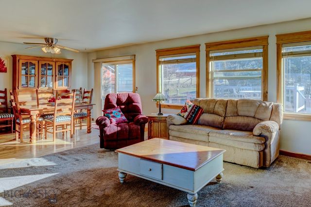 2702 E River Road, Livingston, MT 59047