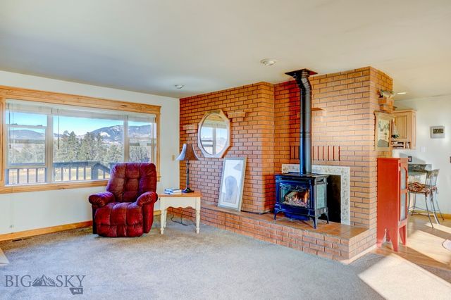 2702 E River Road, Livingston, MT 59047