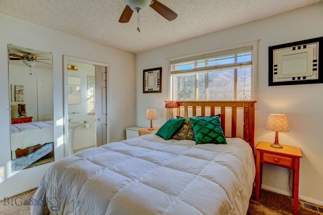 2702 E River Road, Livingston, MT 59047