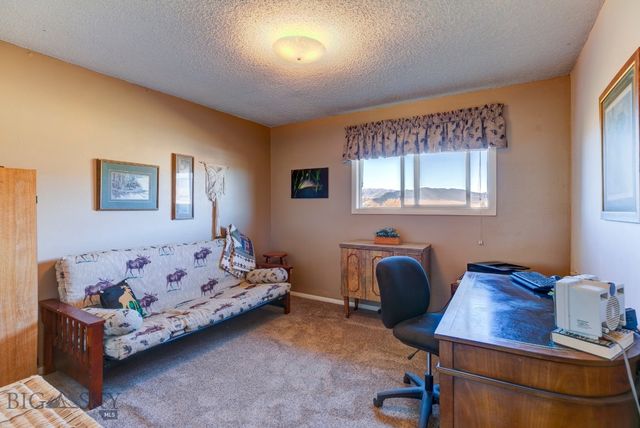 2702 E River Road, Livingston, MT 59047