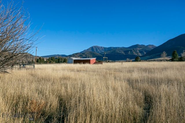 2702 E River Road, Livingston, MT 59047