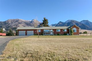 2702 E River Road, Livingston, MT 59047