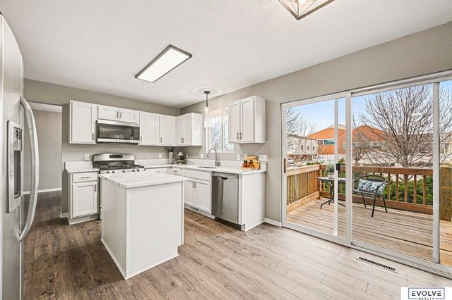 7822 S 97th Circle, La Vista, NE 68128