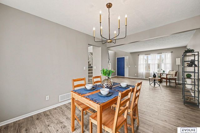 7822 S 97th Circle, La Vista, NE 68128