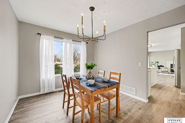 7822 S 97th Circle, La Vista, NE 68128