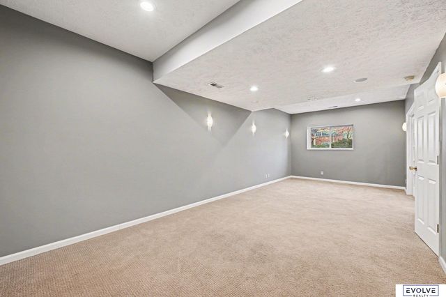 7822 S 97th Circle, La Vista, NE 68128