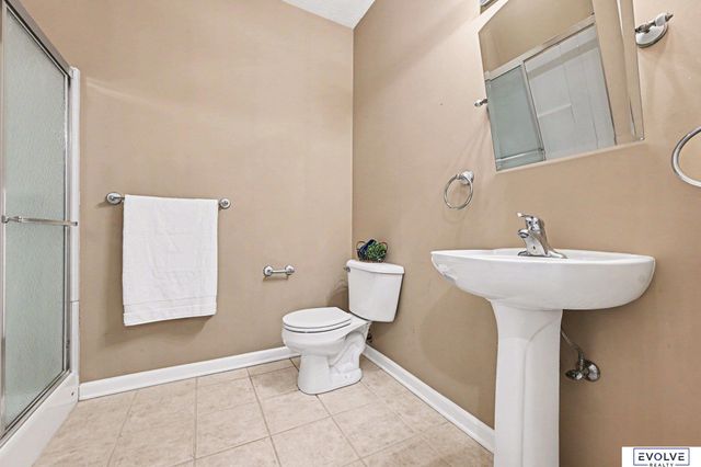 7822 S 97th Circle, La Vista, NE 68128