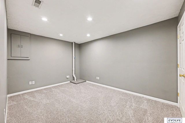 7822 S 97th Circle, La Vista, NE 68128