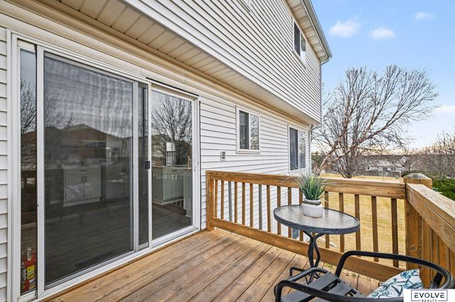 7822 S 97th Circle, La Vista, NE 68128