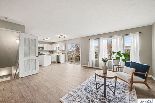 7822 S 97th Circle, La Vista, NE 68128