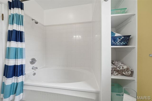 5229 Lisette Avenue, St Louis, MO 63109