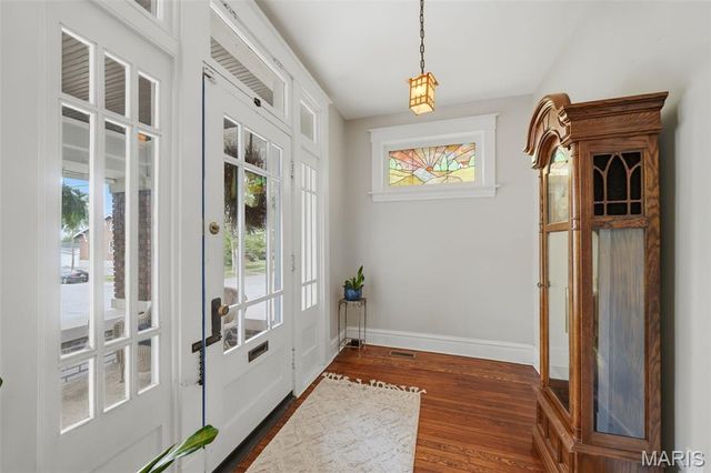5229 Lisette Avenue, St Louis, MO 63109