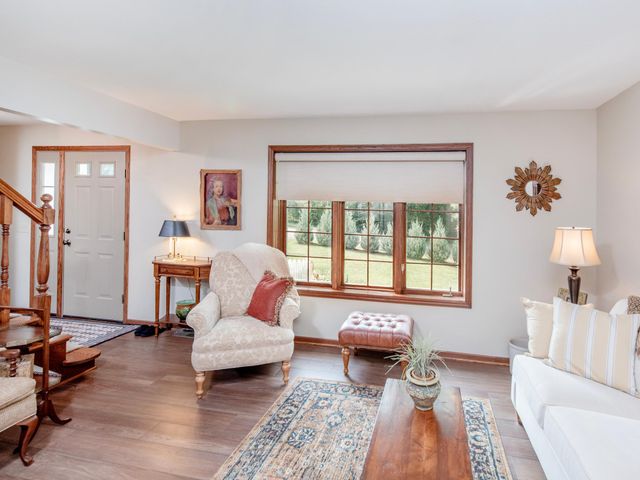 6256 Lynn Way, Woodbury, MN 55129