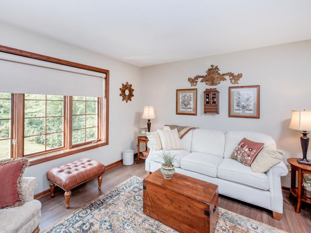 6256 Lynn Way, Woodbury, MN 55129