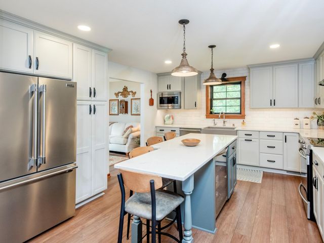 6256 Lynn Way, Woodbury, MN 55129