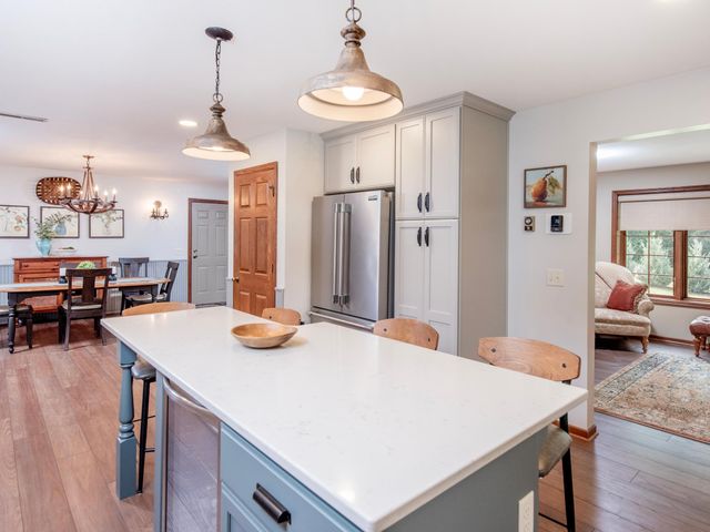 6256 Lynn Way, Woodbury, MN 55129