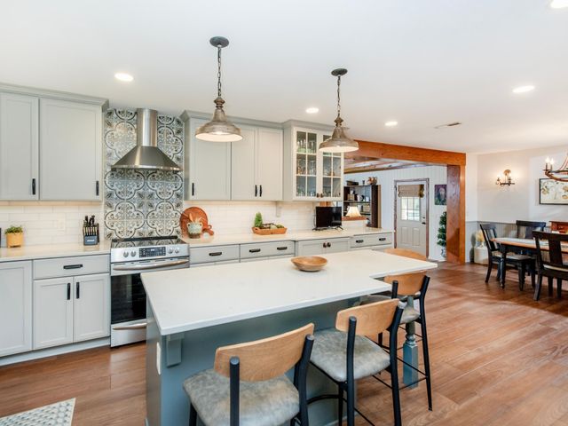 6256 Lynn Way, Woodbury, MN 55129