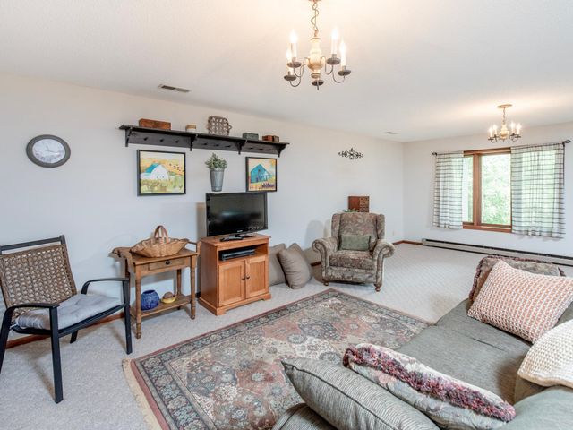 6256 Lynn Way, Woodbury, MN 55129