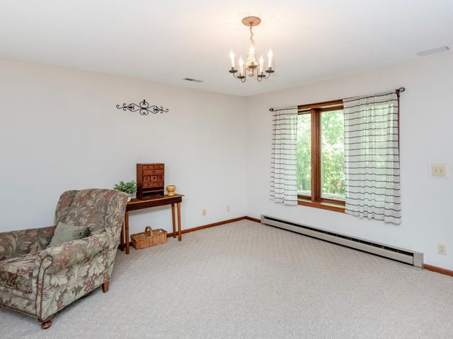 6256 Lynn Way, Woodbury, MN 55129