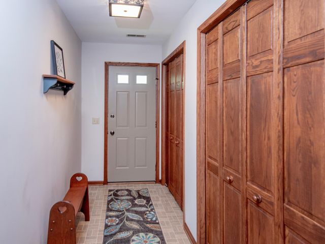 6256 Lynn Way, Woodbury, MN 55129