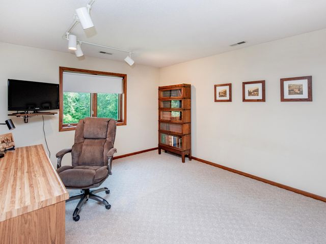 6256 Lynn Way, Woodbury, MN 55129