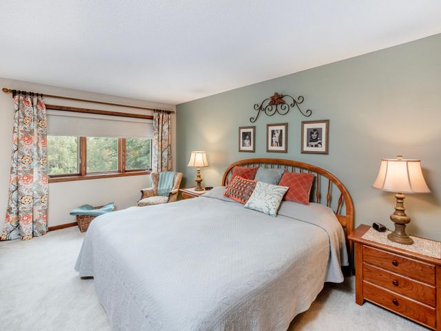 6256 Lynn Way, Woodbury, MN 55129